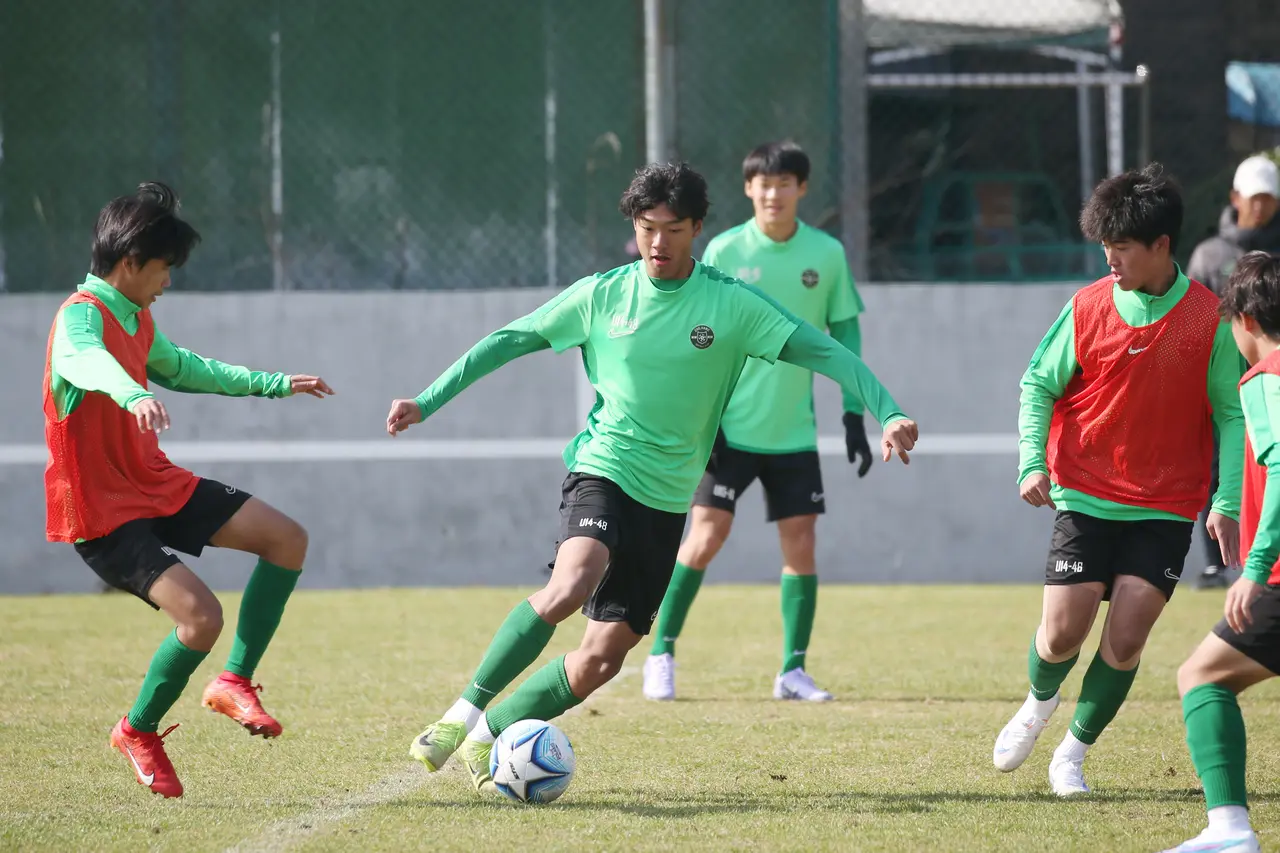 中青赛决赛, 基地, 伍都只有一 中青赛决赛, 基地, 伍都只有一