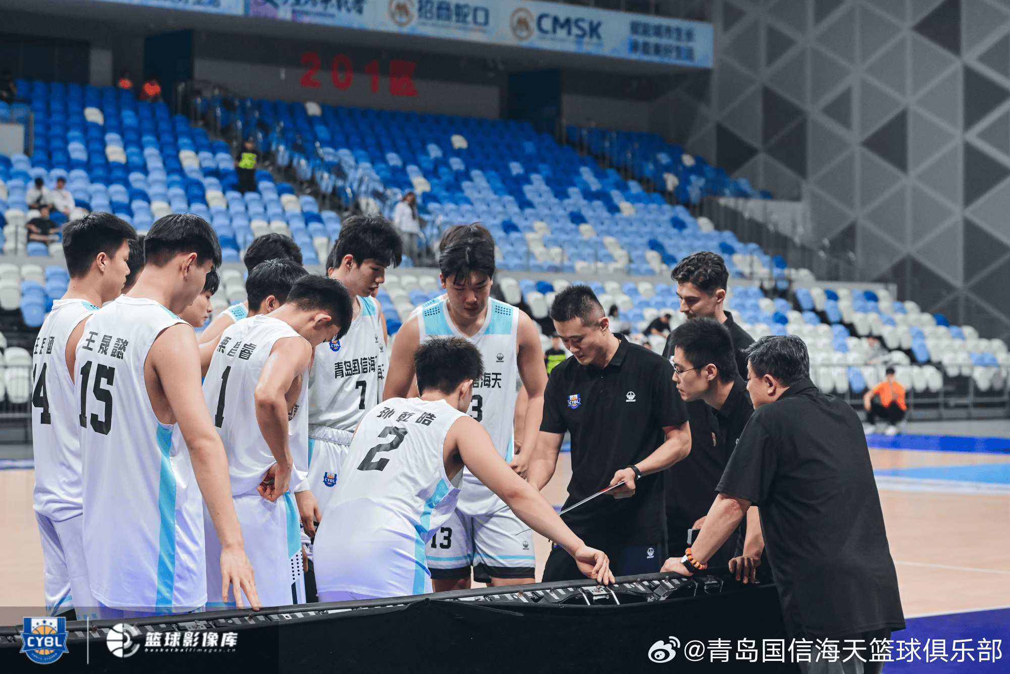 青岛男篮晒, 岁的青岛队 青岛男篮晒, 岁的青岛队