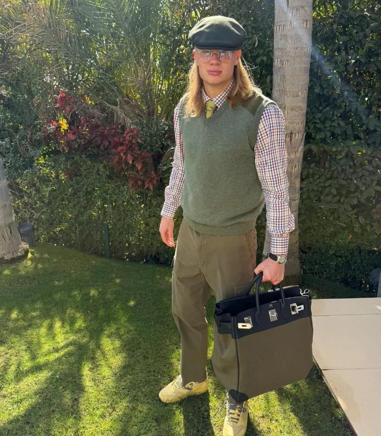 om, 还拎着一款, 太阳报 om, 还拎着一款, 太阳报